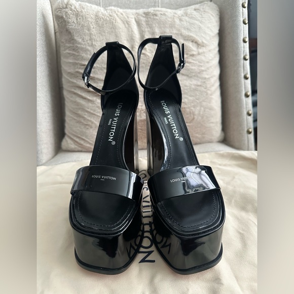 Louis Vuitton Shoes - Louis Vuitton Fame heels EU 40